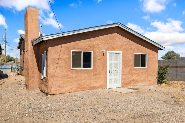 6413 Edith Boulevard NE, Albuquerque, NM 87107