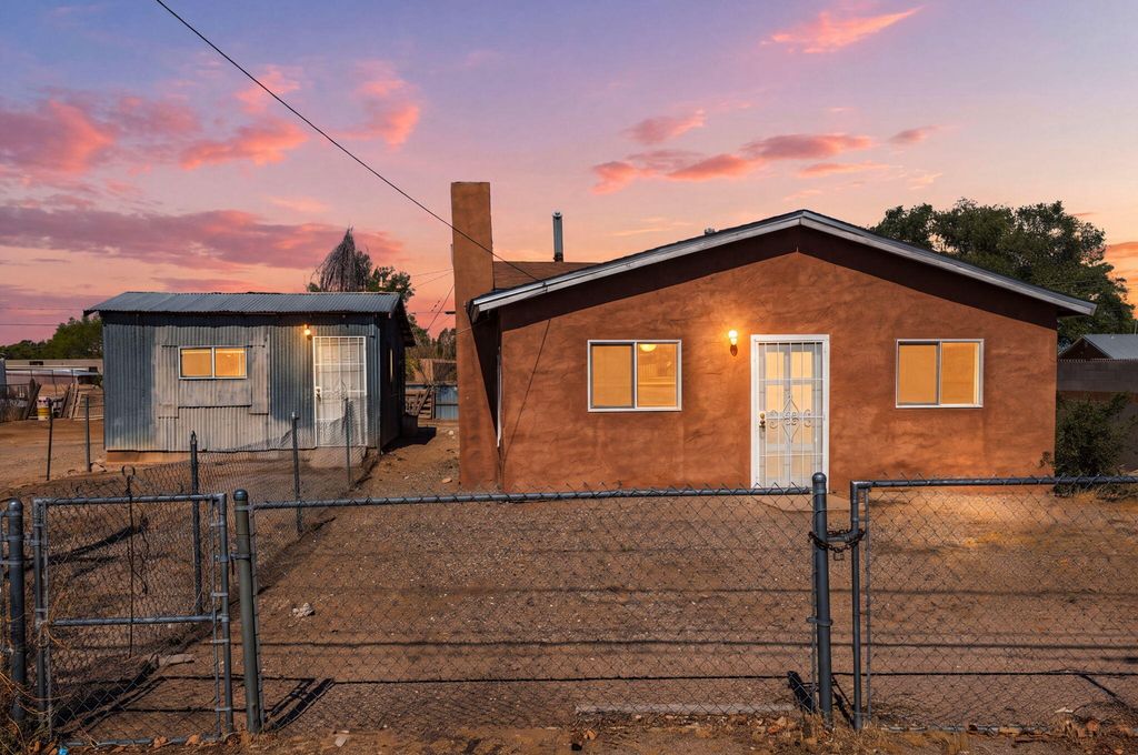 6413 Edith Boulevard NE, Albuquerque, NM 87107