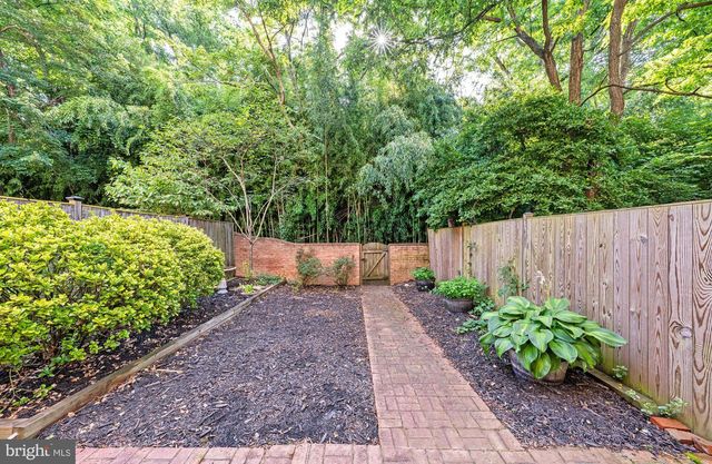 9259 BAILEY LN, Fairfax, VA 22031