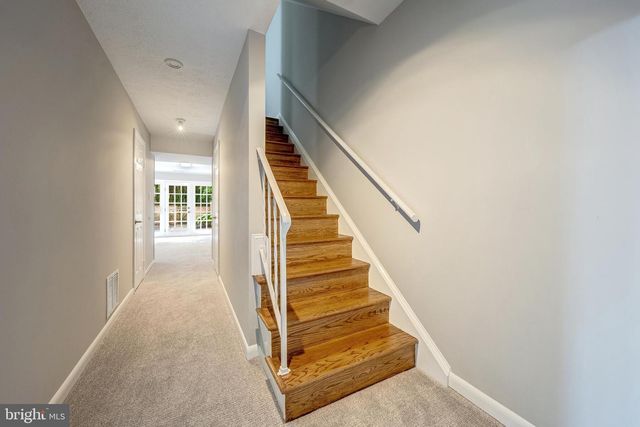 9259 BAILEY LN, Fairfax, VA 22031
