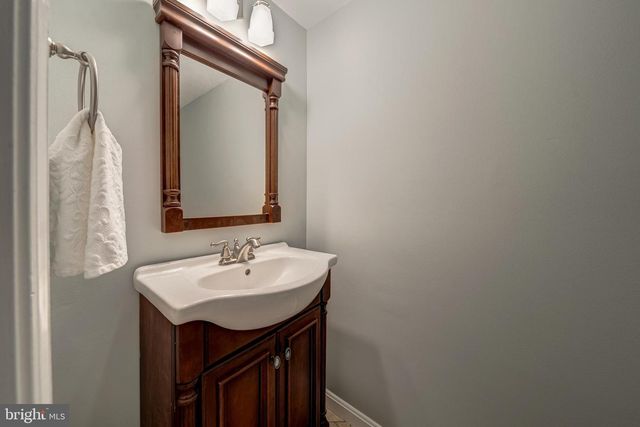 9259 BAILEY LN, Fairfax, VA 22031