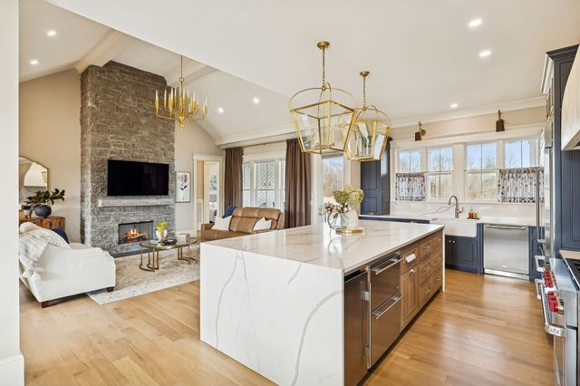 2157 Abiff Rd, Burns, TN 37029