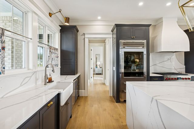 2157 Abiff Rd, Burns, TN 37029