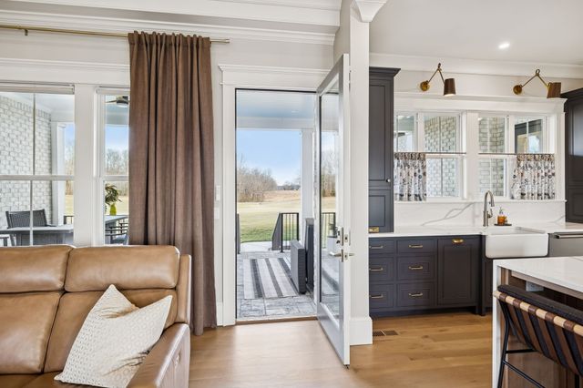 2157 Abiff Rd, Burns, TN 37029