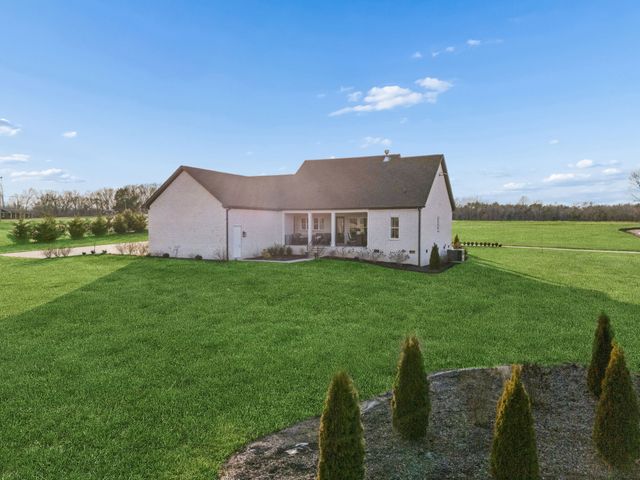 2157 Abiff Rd, Burns, TN 37029