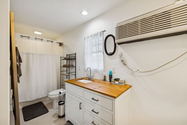 2157 Abiff Rd, Burns, TN 37029