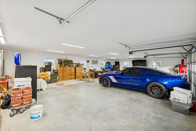 2157 Abiff Rd, Burns, TN 37029