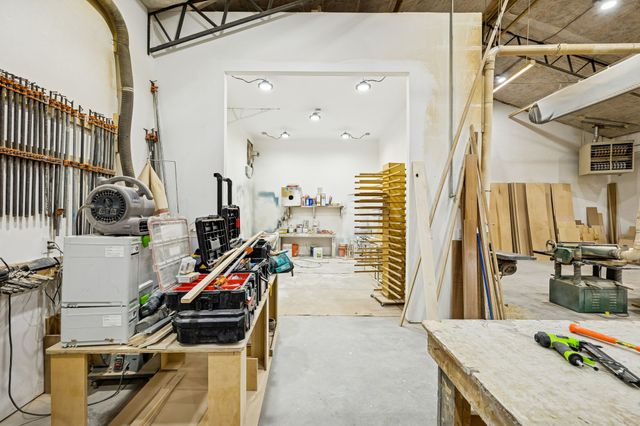 2157 Abiff Rd, Burns, TN 37029