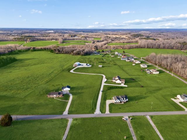 2157 Abiff Rd, Burns, TN 37029