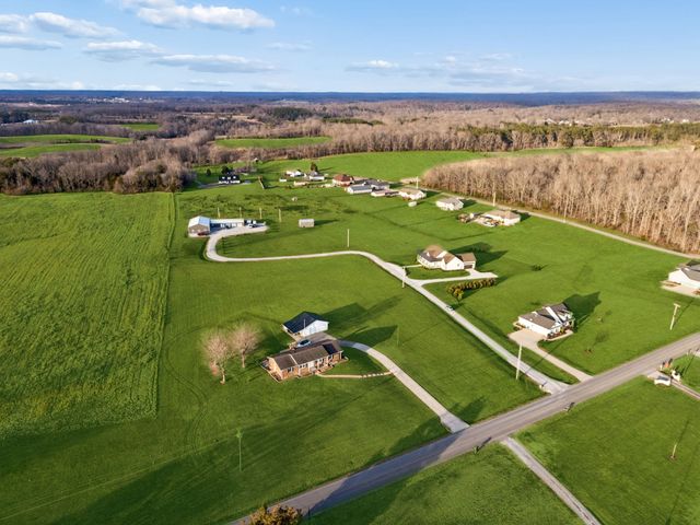 2157 Abiff Rd, Burns, TN 37029