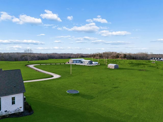 2157 Abiff Rd, Burns, TN 37029