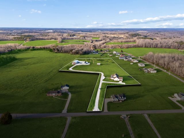 2157 Abiff Rd, Burns, TN 37029