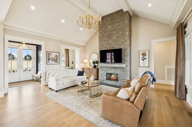 2157 Abiff Rd, Burns, TN 37029