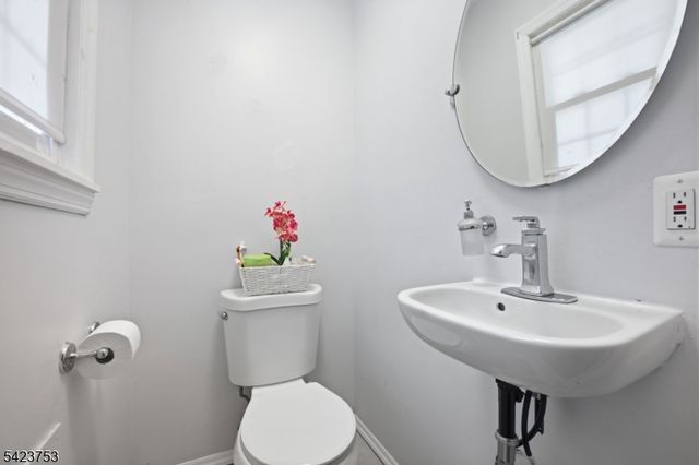 1296 Magie Ave, Elizabeth City, NJ 07208