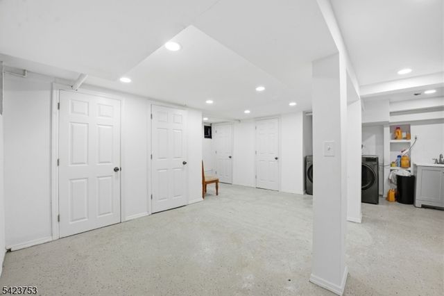 1296 Magie Ave, Elizabeth City, NJ 07208