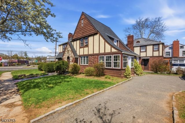 1296 Magie Ave, Elizabeth City, NJ 07208