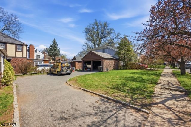 1296 Magie Ave, Elizabeth City, NJ 07208