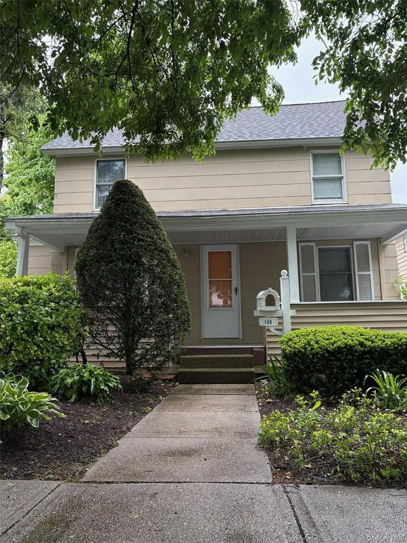 130 Park Avenue, Hicksville, NY 11801