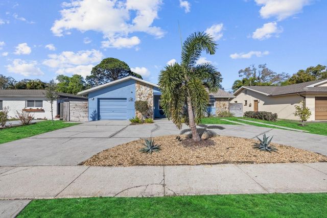 2000 58TH STREET N, St Petersburg, FL 33710