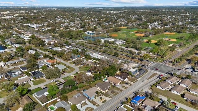 2000 58TH STREET N, St Petersburg, FL 33710