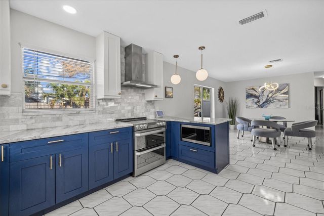 2000 58TH STREET N, St Petersburg, FL 33710