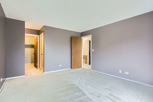 372 Springlake Lane C, Aurora, IL 60504