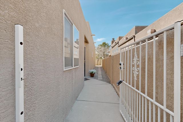 10100 Irbid Road NE, Albuquerque, NM 87122