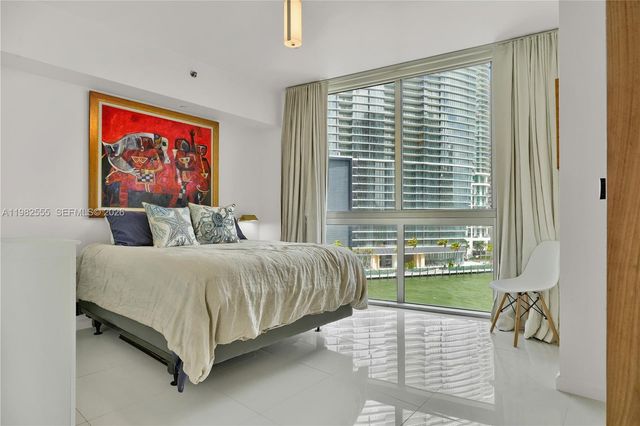 465 Brickell Ave 702, Miami, FL 33131