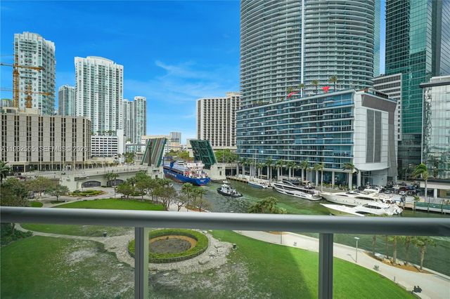 465 Brickell Ave 702, Miami, FL 33131