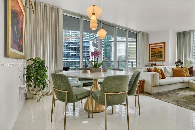 465 Brickell Ave 702, Miami, FL 33131