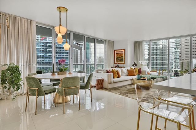 465 Brickell Ave 702, Miami, FL 33131