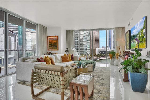 465 Brickell Ave 702, Miami, FL 33131