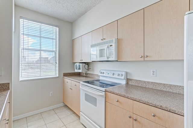 616 CLEARWATER PARK Road 602, West Palm Beach, FL 33401
