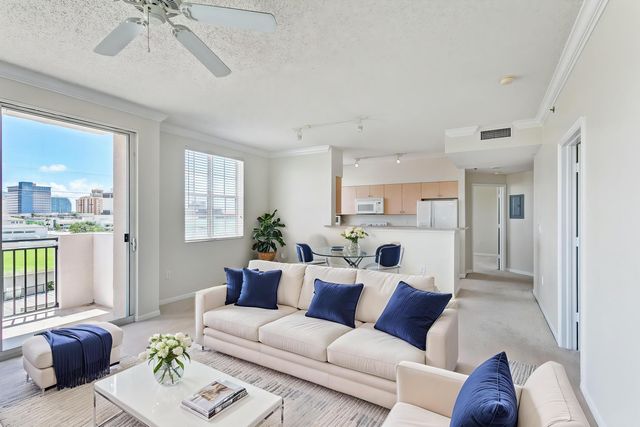 616 CLEARWATER PARK Road 602, West Palm Beach, FL 33401