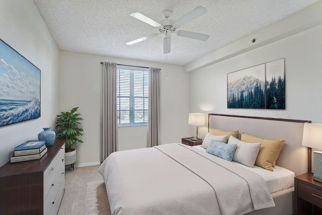 616 CLEARWATER PARK Road 602, West Palm Beach, FL 33401