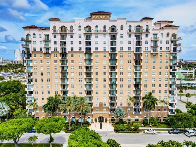 616 CLEARWATER PARK Road 602, West Palm Beach, FL 33401
