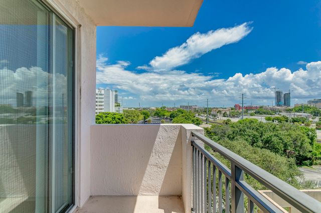 616 CLEARWATER PARK Road 602, West Palm Beach, FL 33401