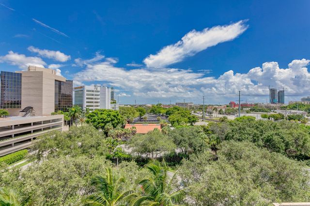 616 CLEARWATER PARK Road 602, West Palm Beach, FL 33401