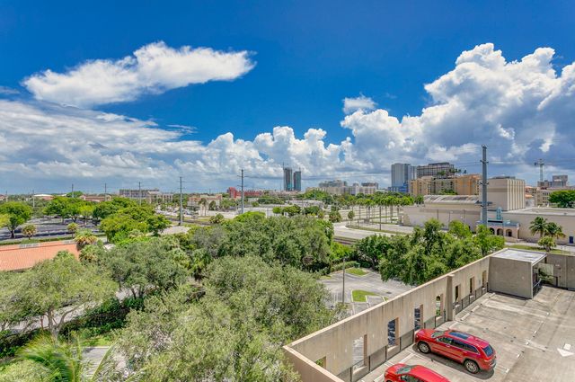 616 CLEARWATER PARK Road 602, West Palm Beach, FL 33401