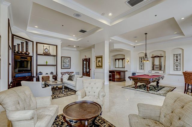 616 CLEARWATER PARK Road 602, West Palm Beach, FL 33401