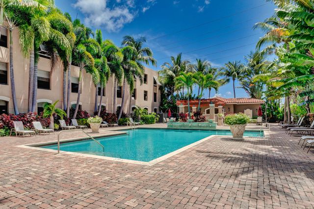 616 CLEARWATER PARK Road 602, West Palm Beach, FL 33401