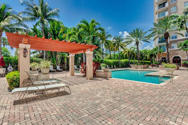 616 CLEARWATER PARK Road 602, West Palm Beach, FL 33401