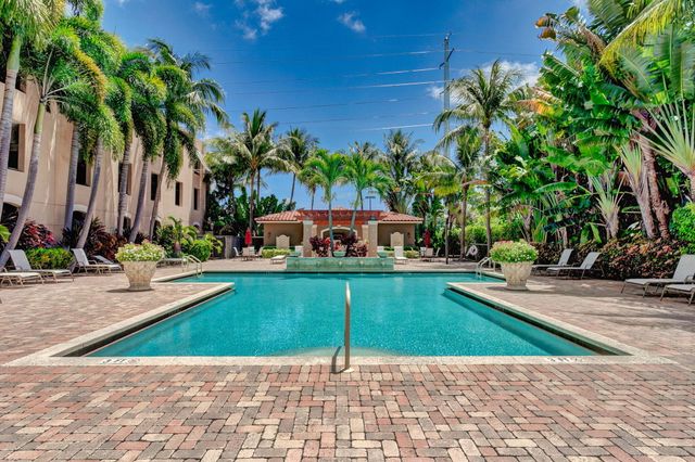 616 CLEARWATER PARK Road 602, West Palm Beach, FL 33401