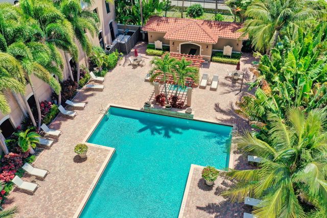 616 CLEARWATER PARK Road 602, West Palm Beach, FL 33401
