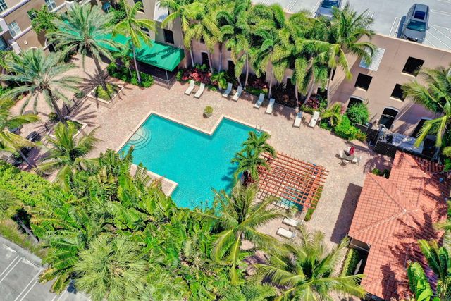 616 CLEARWATER PARK Road 602, West Palm Beach, FL 33401