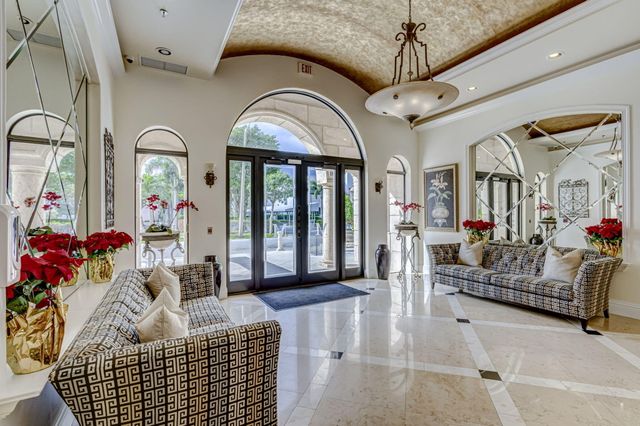 616 CLEARWATER PARK Road 602, West Palm Beach, FL 33401