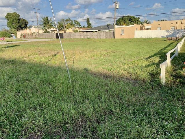 1616 N Dixie Highway, Lake Worth Beach, FL 33460