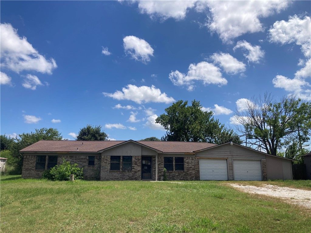 102 Rogers St, Woodsboro, TX 78393 — exterior