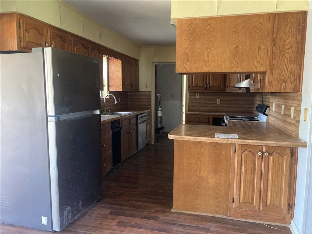 102 Rogers St, Woodsboro, TX 78393 — photo 3