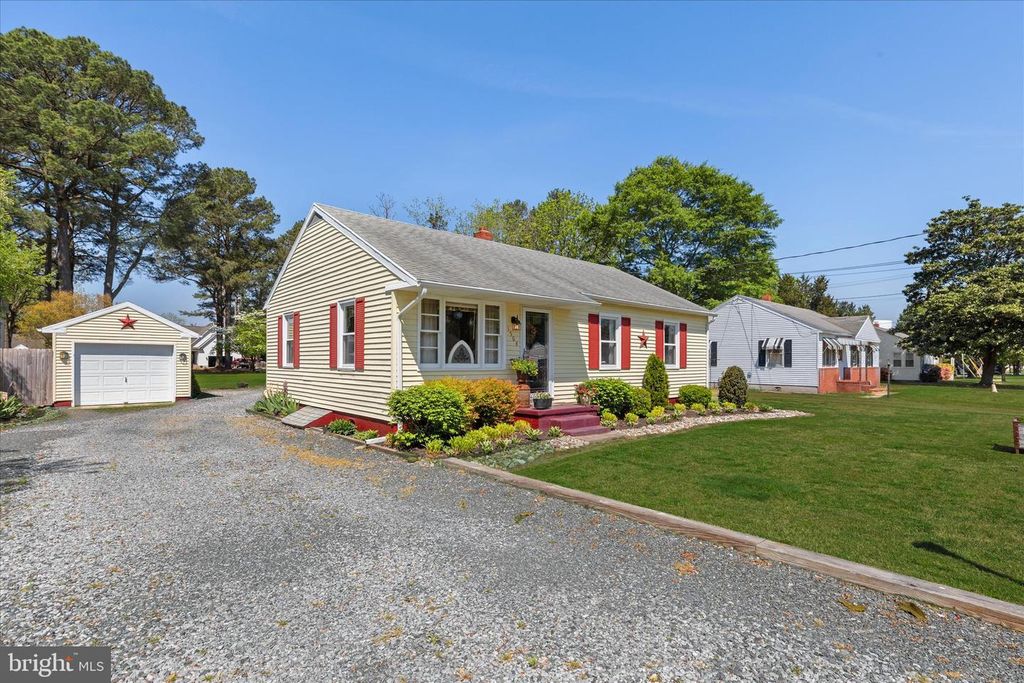 Image 1 of property listing at 1504 S DIVISION ST, Salisbury, MD 21804